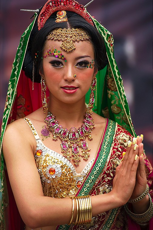 Chińskie suknie ślubne - Zdjęcie 3 z 31
